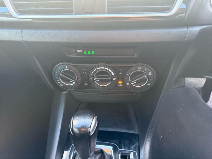 2014 Mazda 3 Maxx