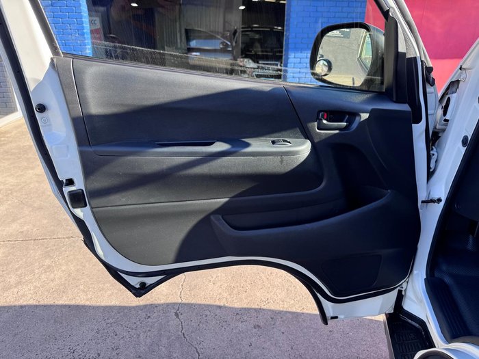 2014 Toyota Hiace KDH221R MY14 French Vanilla