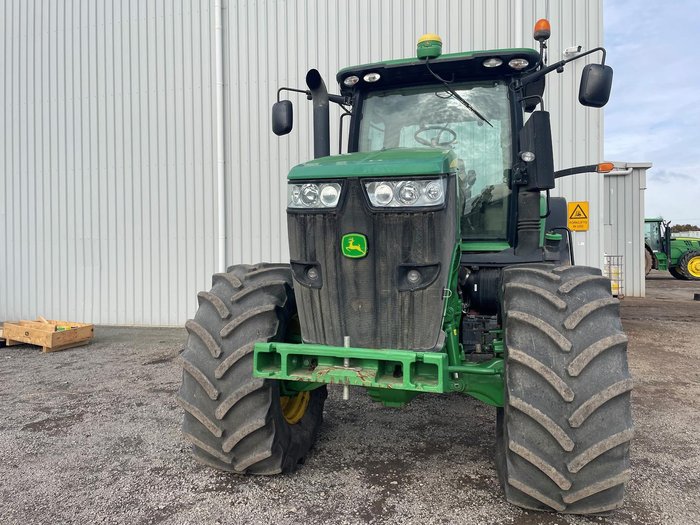 2012 John Deere 7200R Green