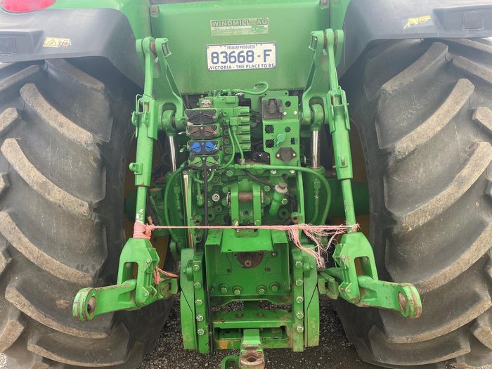 2012 John Deere 7200R Green