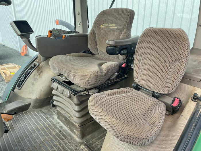 2012 John Deere 7200R Green