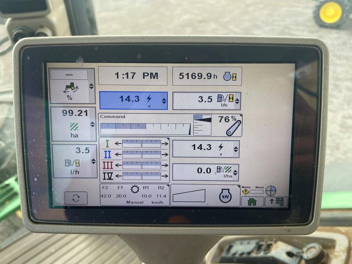 2012 John Deere 7200R Green