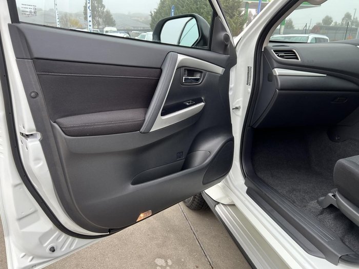 2024 Mitsubishi Pajero Sport GLS