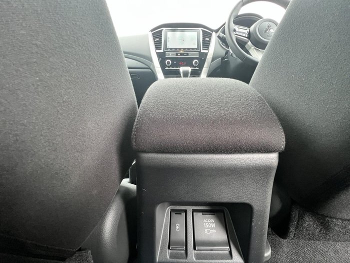 2024 Mitsubishi Pajero Sport GLS