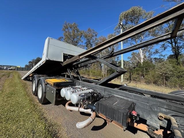 2015 Isuzu Fyh Tilt Tray And Crane Truck, 350Hp, Auto, Only 105K Kms