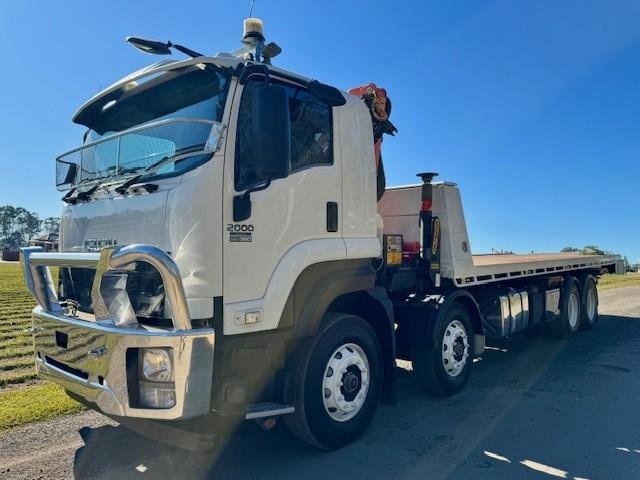 2015 Isuzu Fyh Tilt Tray And Crane Truck, 350Hp, Auto, Only 105K Kms