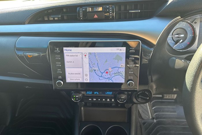 2023 Toyota Hilux SR5