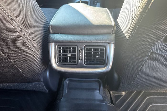 2023 Toyota Hilux SR5