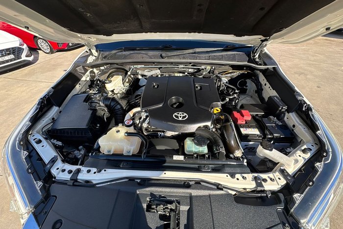2023 Toyota Hilux SR5