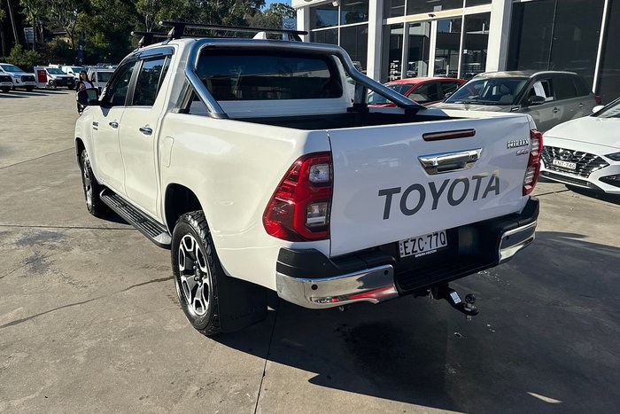2023 Toyota Hilux SR5