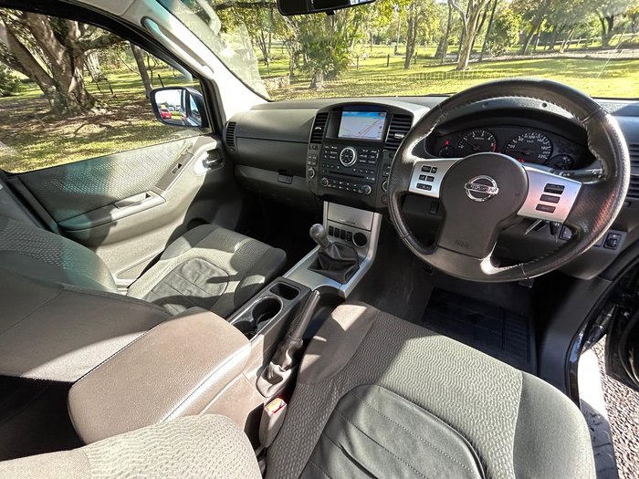 2014 Nissan Navara ST
