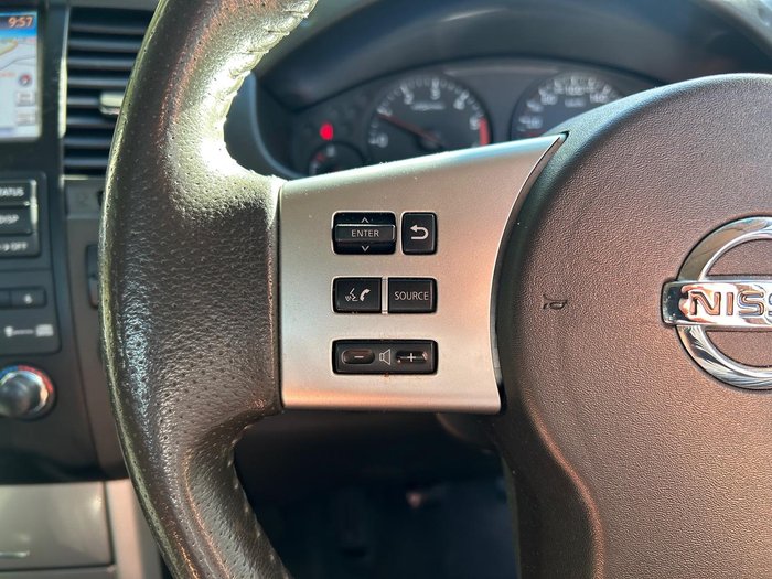2014 Nissan Navara ST