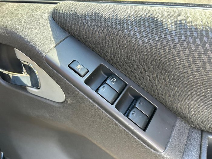 2014 Nissan Navara ST