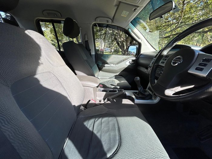 2014 Nissan Navara ST