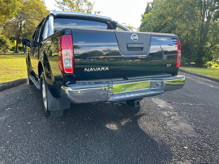 2014 Nissan Navara ST