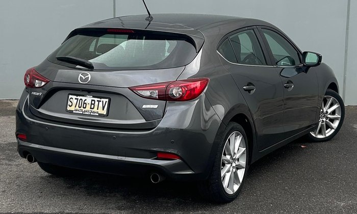 2017 Mazda 3 SP25