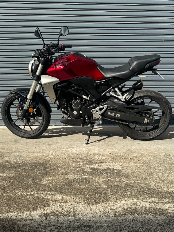 2018 Honda CB300R Red