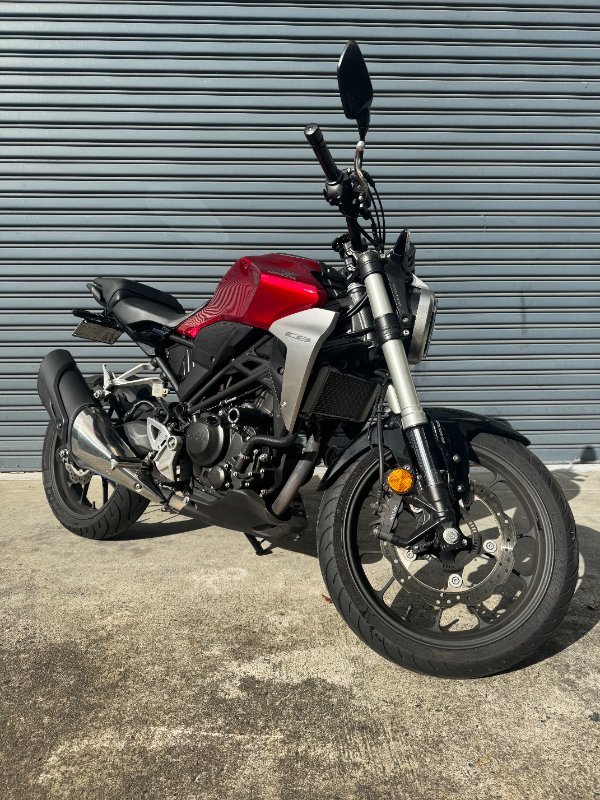 2018 Honda CB300R Red