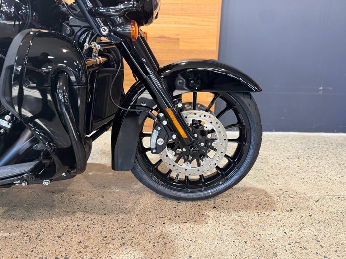 2025 Harley-davidson 2025 Harley-davidson 1900CC FLHTCUTG TRI GLIDE U/CLC 114 TRI BLACK