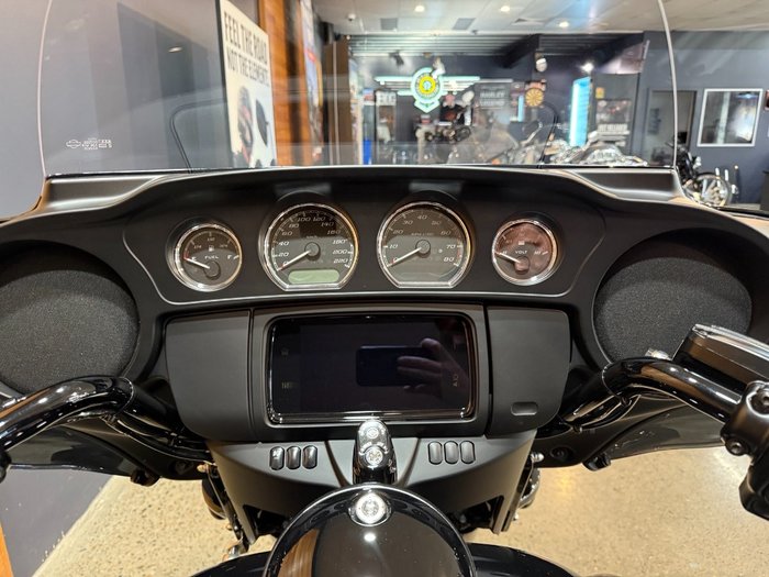 2025 Harley-davidson 2025 Harley-davidson 1900CC FLHTCUTG TRI GLIDE U/CLC 114 TRI BLACK
