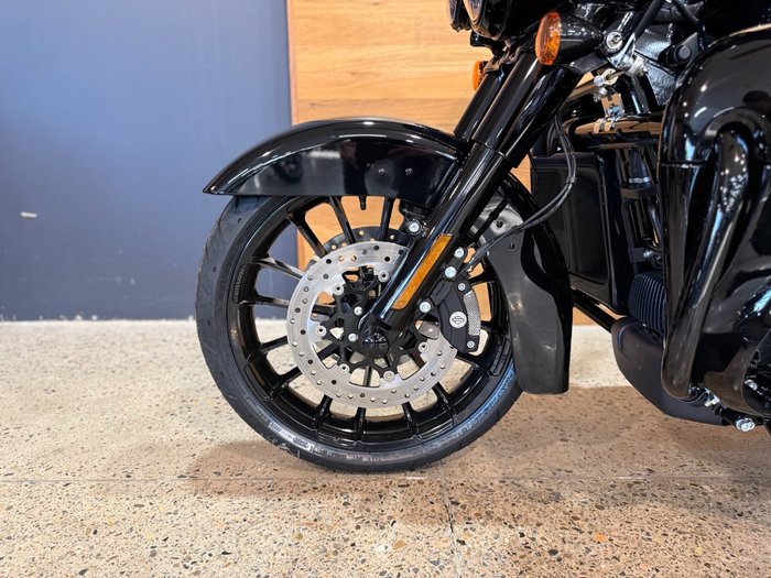 2025 Harley-davidson 2025 Harley-davidson 1900CC FLHTCUTG TRI GLIDE U/CLC 114 TRI BLACK