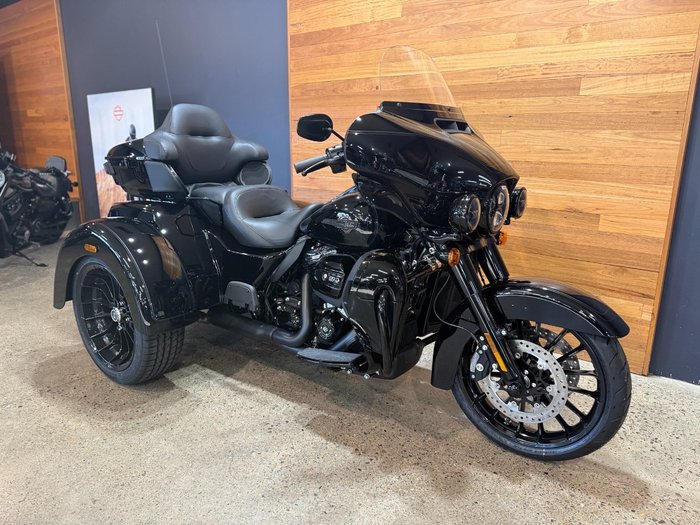 2025 Harley-davidson 2025 Harley-davidson 1900CC FLHTCUTG TRI GLIDE U/CLC 114 TRI BLACK