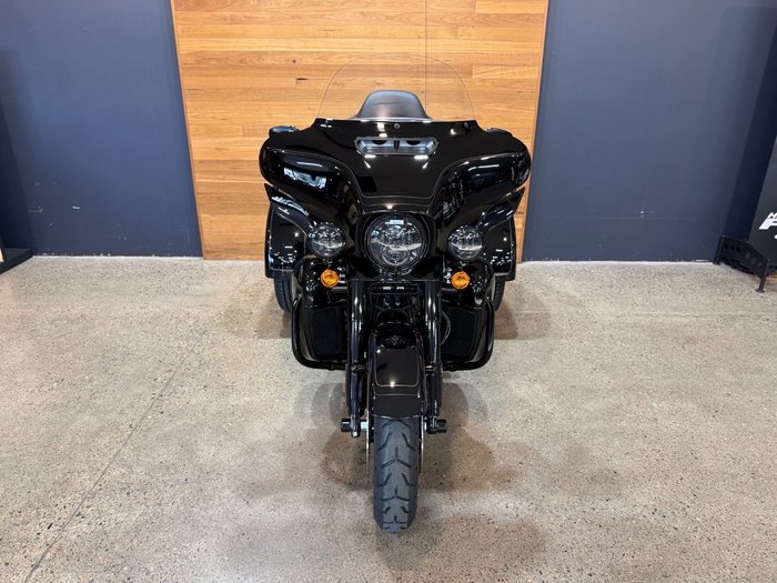 2025 Harley-davidson 2025 Harley-davidson 1900CC FLHTCUTG TRI GLIDE U/CLC 114 TRI BLACK