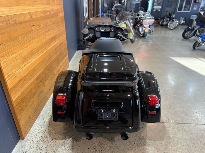 2025 Harley-davidson 2025 Harley-davidson 1900CC FLHTCUTG TRI GLIDE U/CLC 114 TRI BLACK