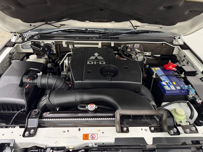 2020 Mitsubishi Pajero Exceed