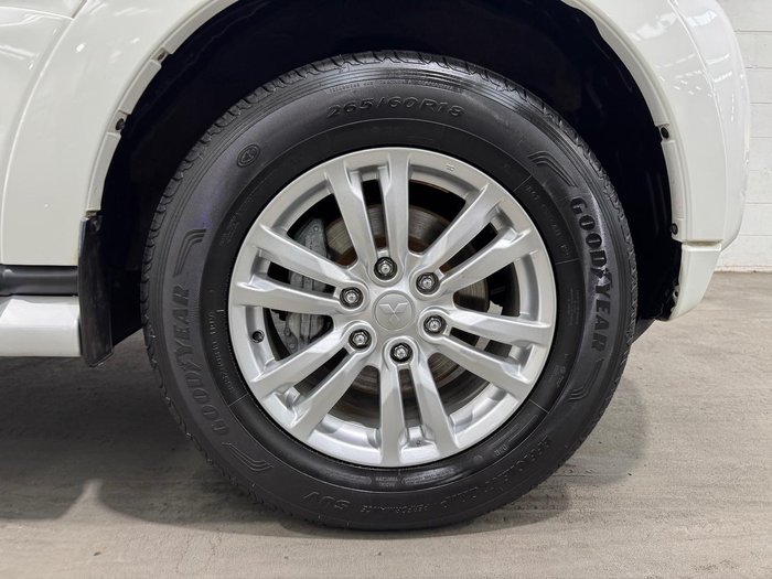2020 Mitsubishi Pajero Exceed