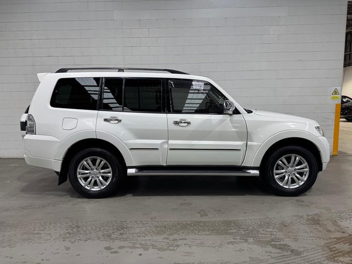 2020 Mitsubishi Pajero Exceed