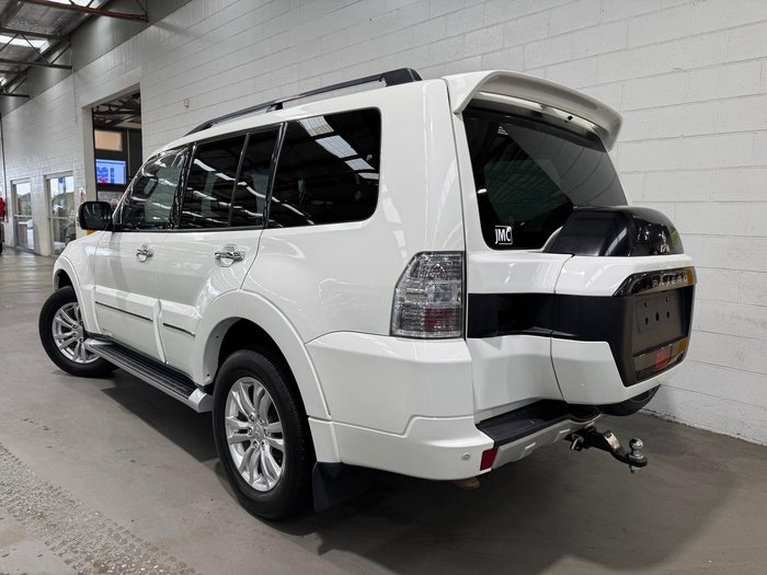 2020 Mitsubishi Pajero Exceed
