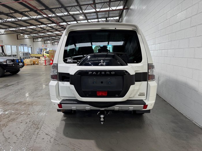 2020 Mitsubishi Pajero Exceed