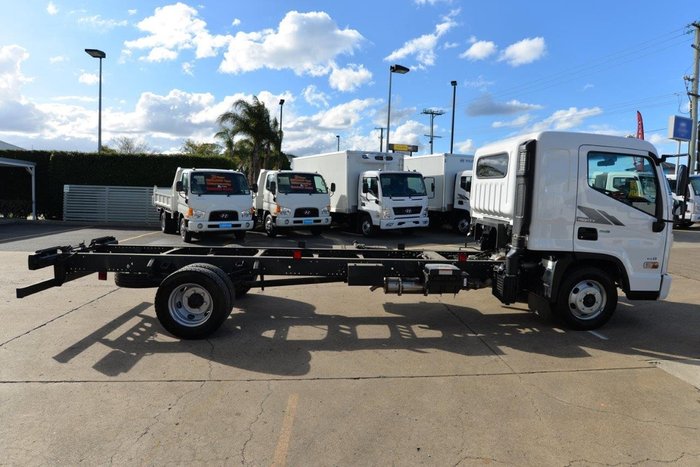2025 HYUNDAI EX9 ELWB WHITE