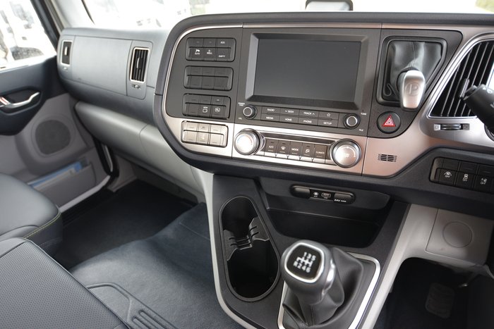 2025 HYUNDAI D217 ULWB WHITE