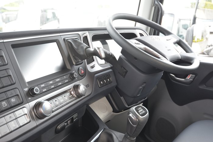 2025 HYUNDAI D217 ULWB WHITE