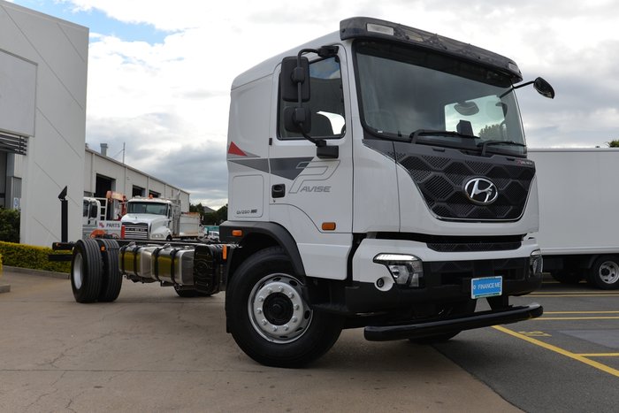 2025 HYUNDAI D217 ULWB WHITE