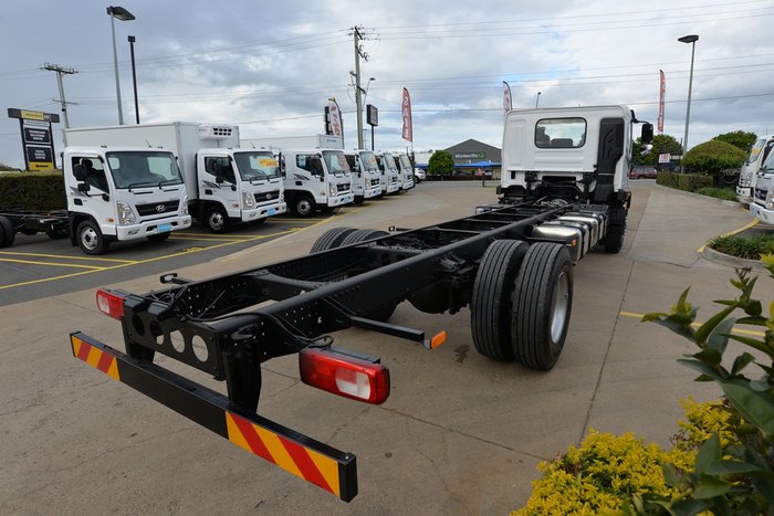 2025 HYUNDAI D217 ULWB WHITE