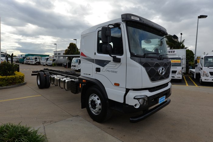 2025 HYUNDAI D217 ULWB WHITE