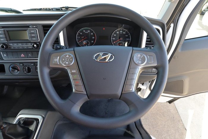 2025 HYUNDAI EX9 LWB WHITE