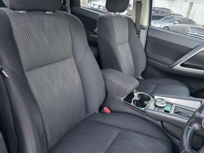 2020 Mitsubishi Pajero GLX