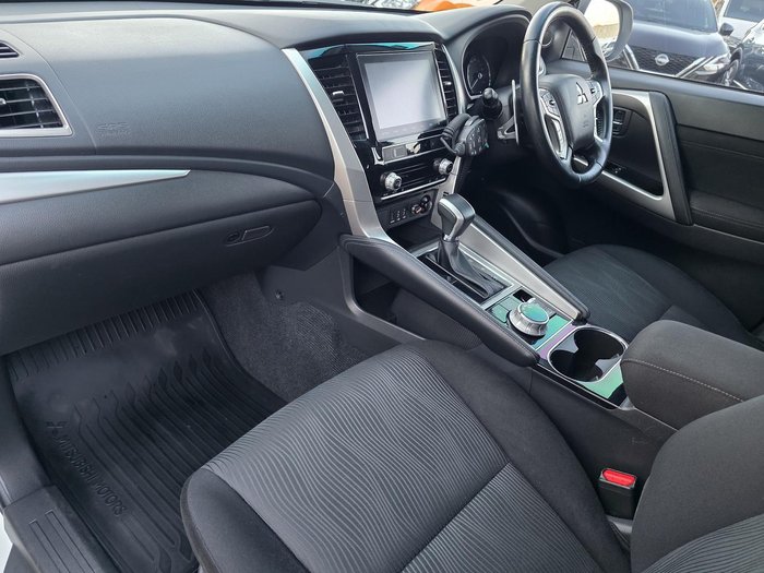 2020 Mitsubishi Pajero GLX