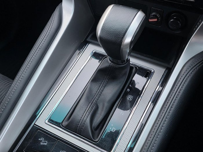 2020 Mitsubishi Pajero GLX