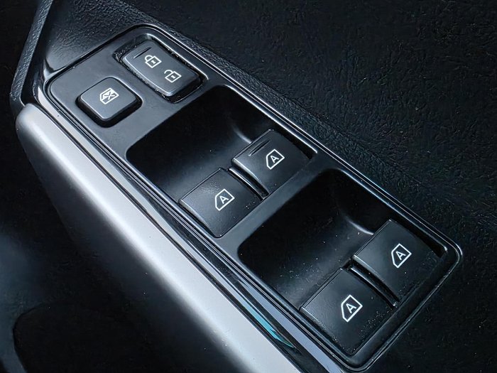 2020 Mitsubishi Pajero GLX