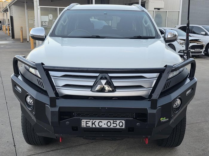 2020 Mitsubishi Pajero GLX