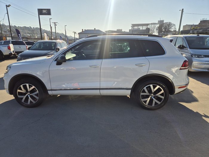 2017 Volkswagen Touareg Monochrome
