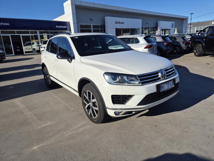 2017 Volkswagen Touareg Monochrome