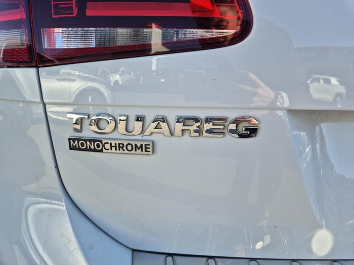 2017 Volkswagen Touareg Monochrome