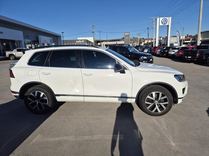 2017 Volkswagen Touareg Monochrome