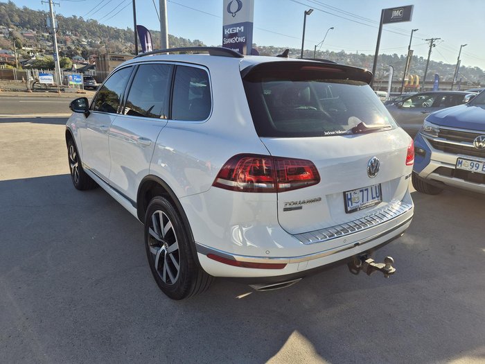 2017 Volkswagen Touareg Monochrome